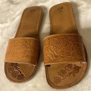 🔴 Huaraches Women's Size 10